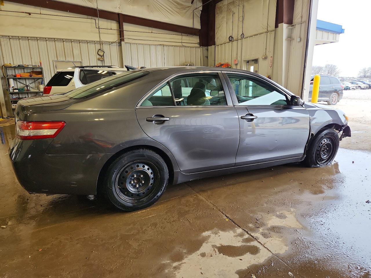 2010 TOYOTA CAMRY LE photo 5