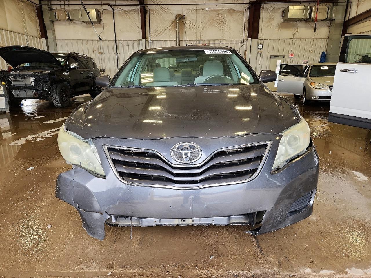 2010 TOYOTA CAMRY LE photo 9