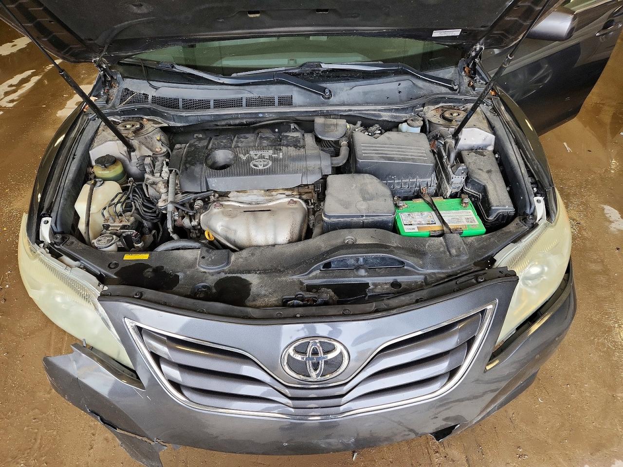 2010 TOYOTA CAMRY LE photo 21