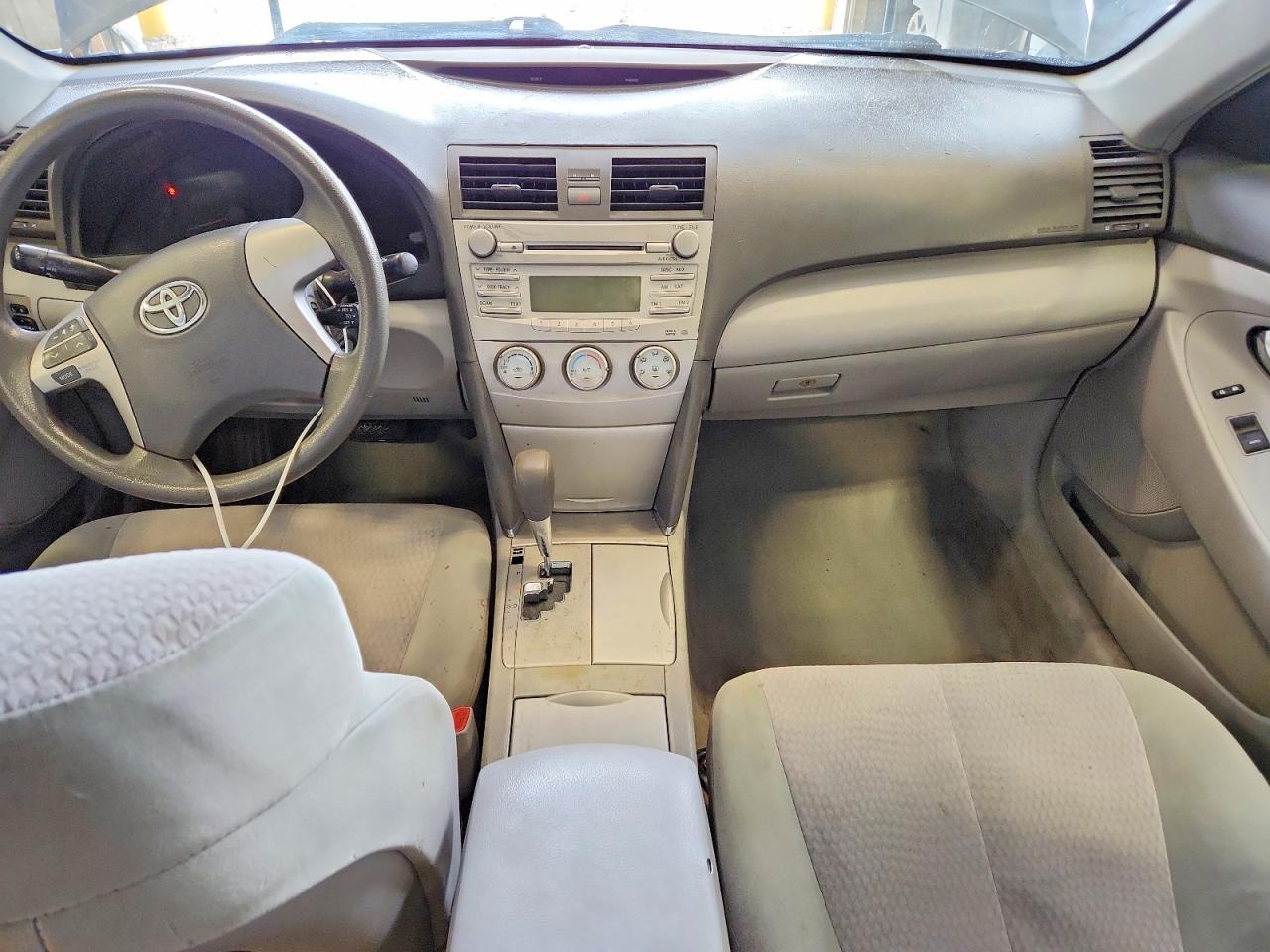 2010 TOYOTA CAMRY LE photo 15