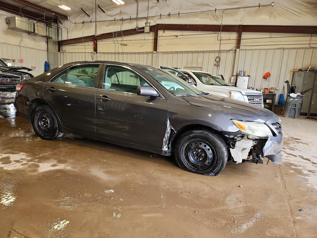 2010 TOYOTA CAMRY LE photo 7