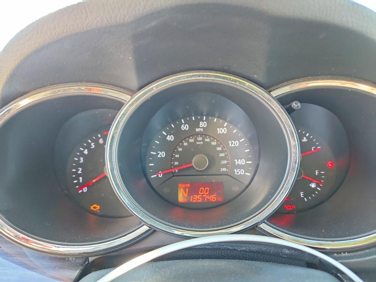 2013 KIA SORENTO LX photo 9