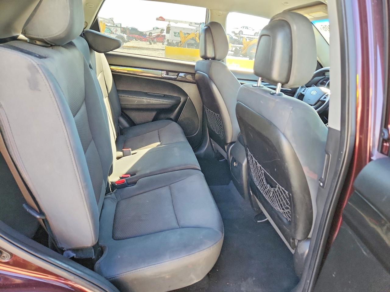 2013 KIA SORENTO LX photo 11