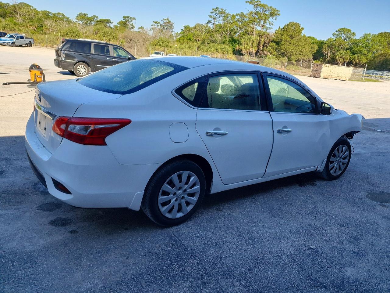 2018 NISSAN SENTRA S photo 5