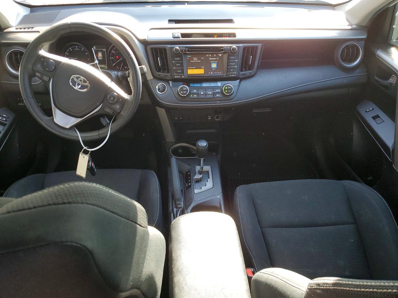 2017 TOYOTA RAV4 XLE photo 15