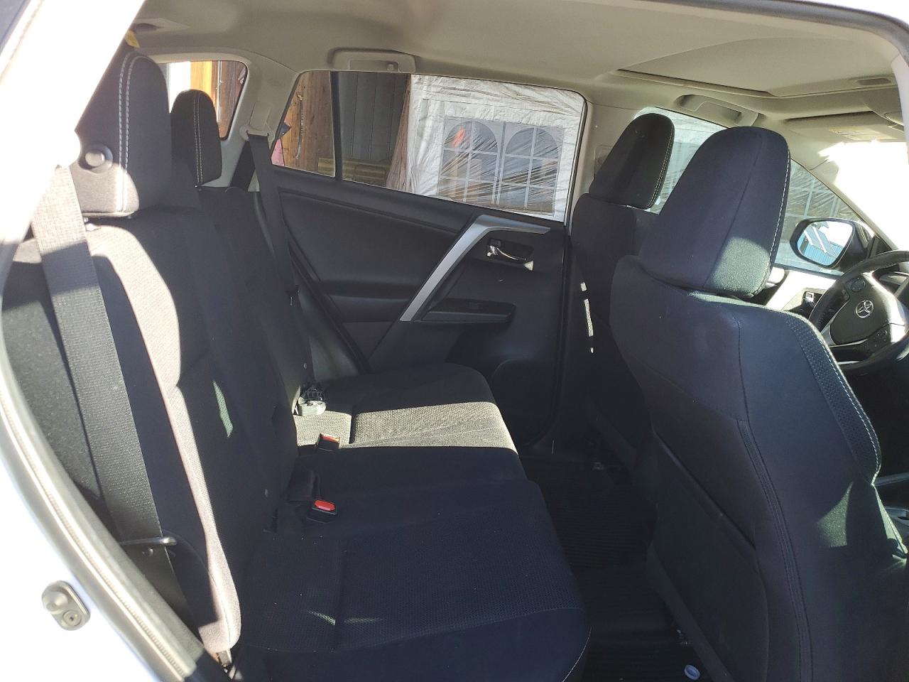 2017 TOYOTA RAV4 XLE photo 19