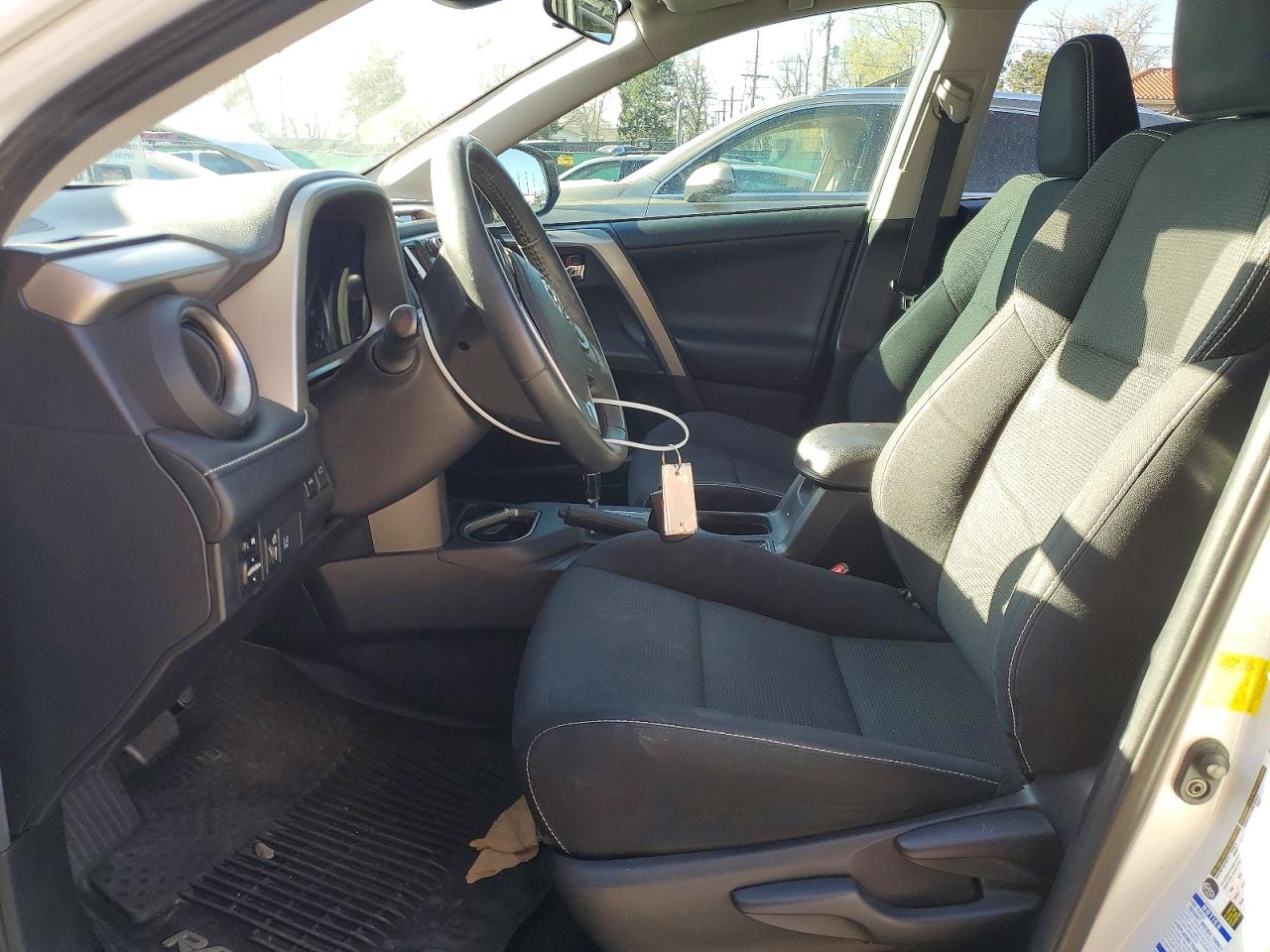 2017 TOYOTA RAV4 XLE photo 13