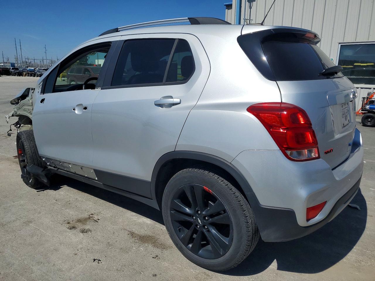 2022 CHEVROLET TRAX 1LT photo 3