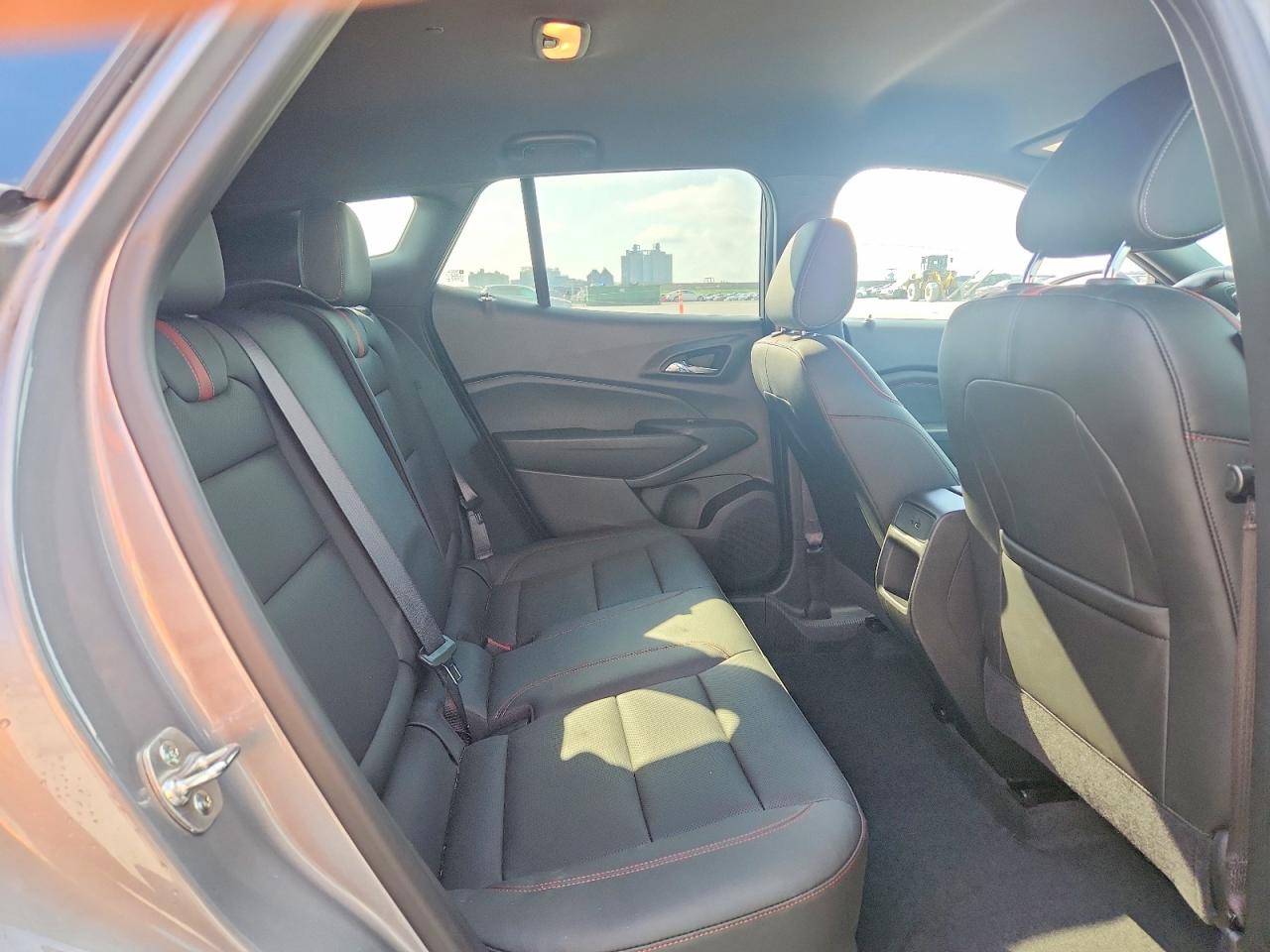 2025 CHEVROLET TRAX 2RS photo 11