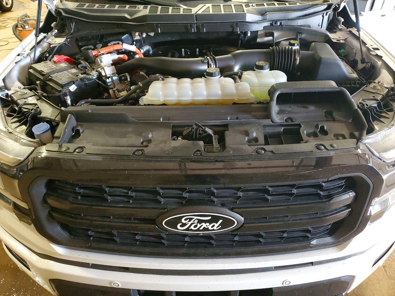 2025 FORD F150 LARIAT photo 21