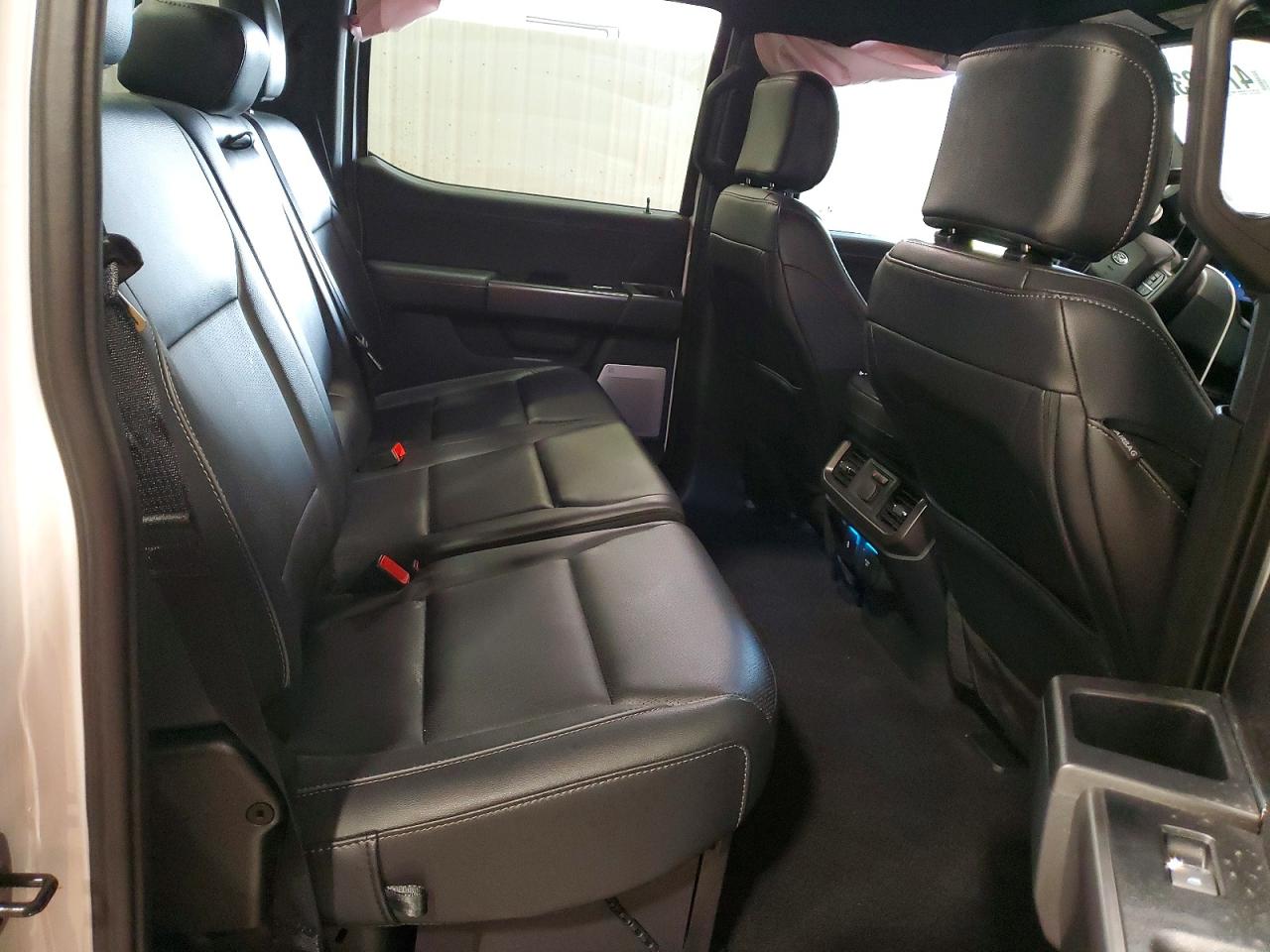 2025 FORD F150 LARIAT photo 19