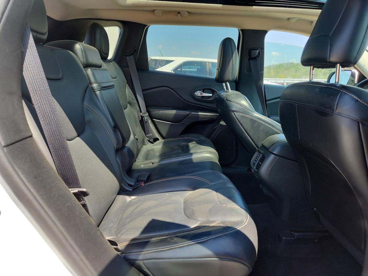 2016 JEEP CHEROKEE LIMITED photo 11