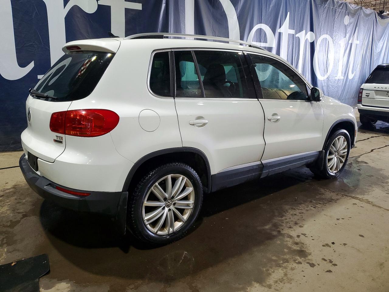 2016 VOLKSWAGEN TIGUAN S photo 3