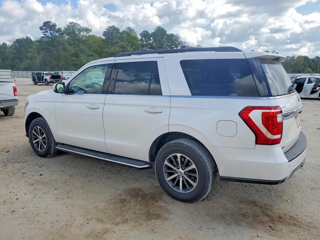 2018 FORD EXPEDITION XLT photo 3