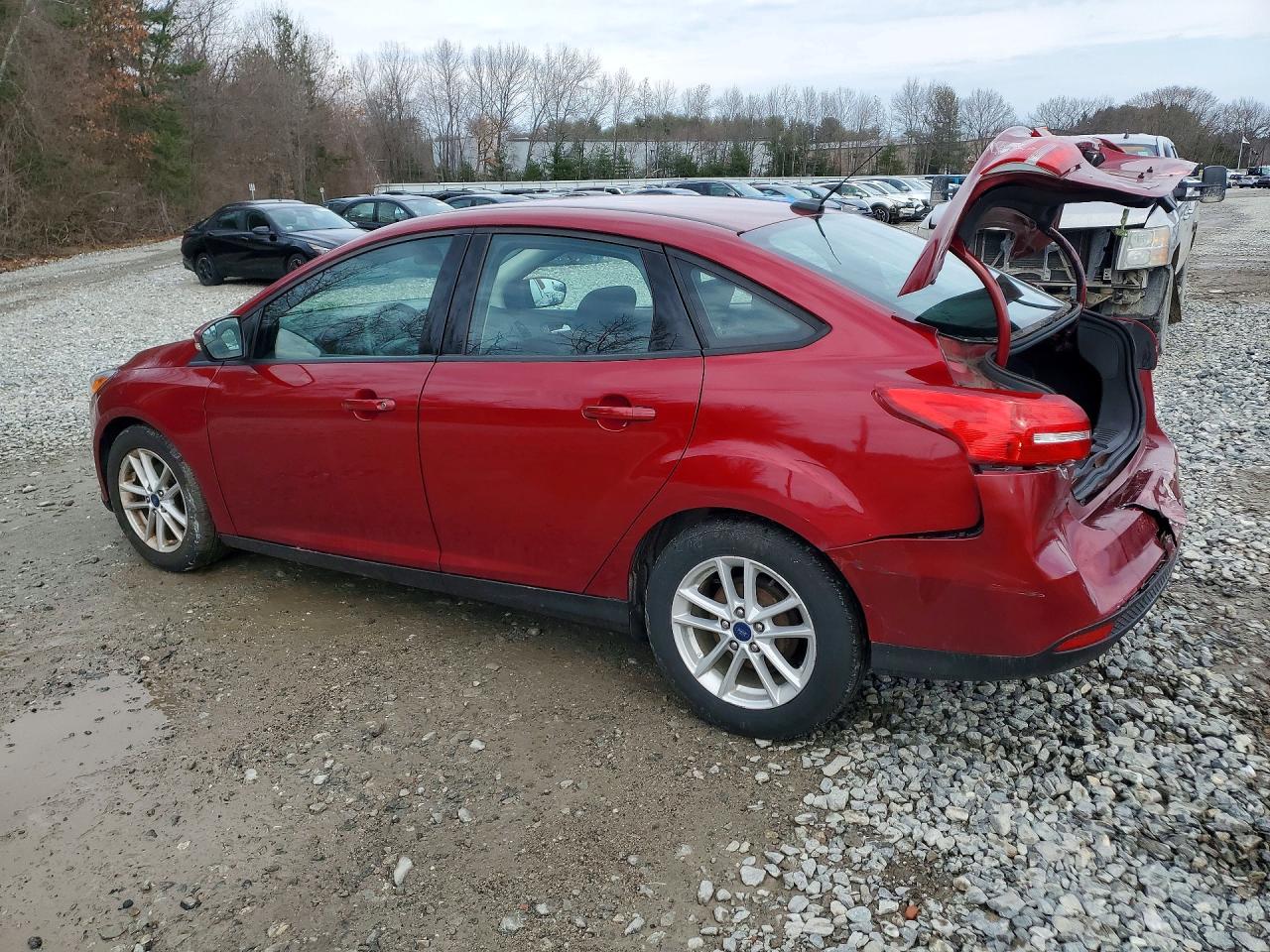 2017 FORD FOCUS SE photo 4