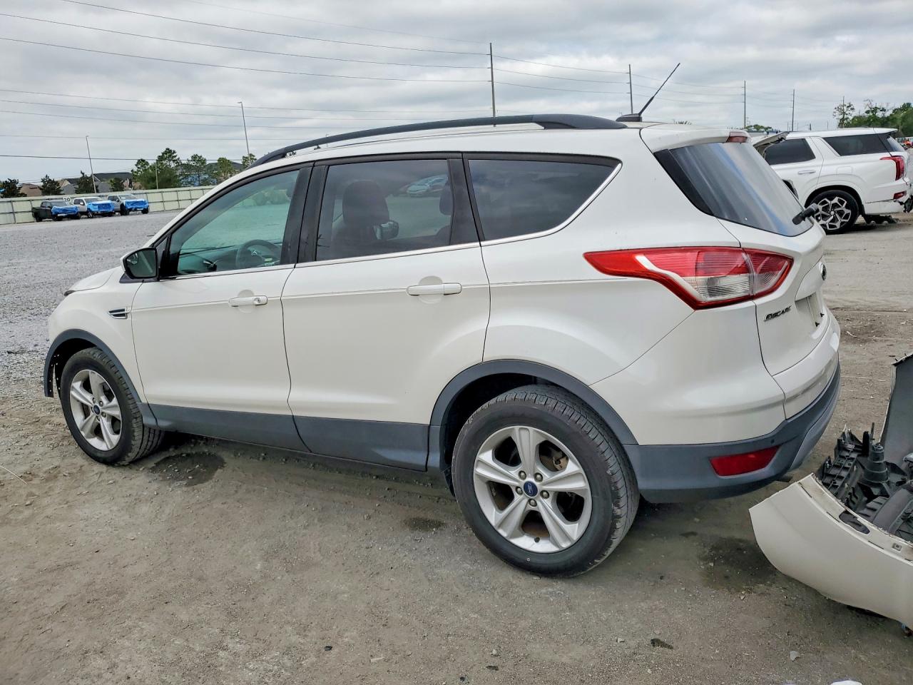 2016 FORD ESCAPE SE photo 3