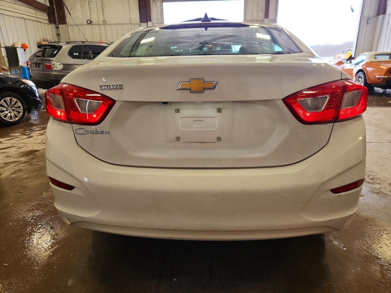 2016 CHEVROLET CRUZE LS photo 6