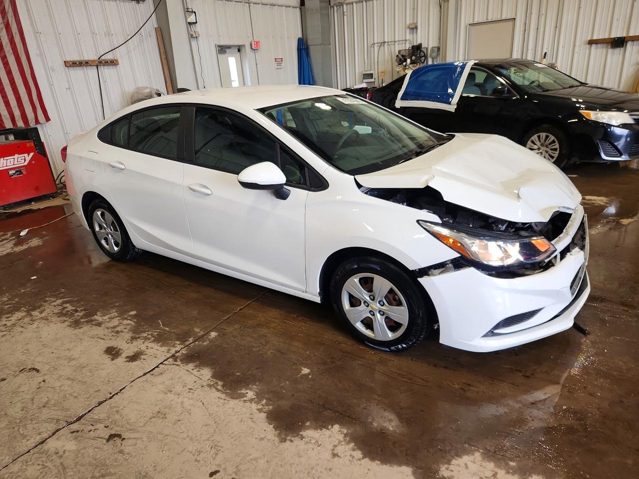 2016 CHEVROLET CRUZE LS photo 4
