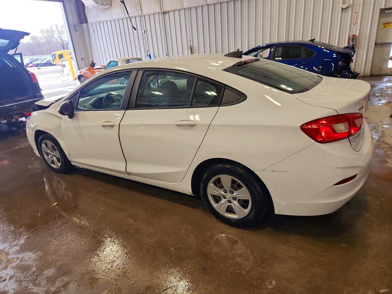 2016 CHEVROLET CRUZE LS photo 2