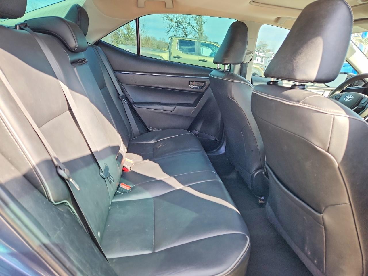 2016 TOYOTA COROLLA LE PREMIUM photo 19