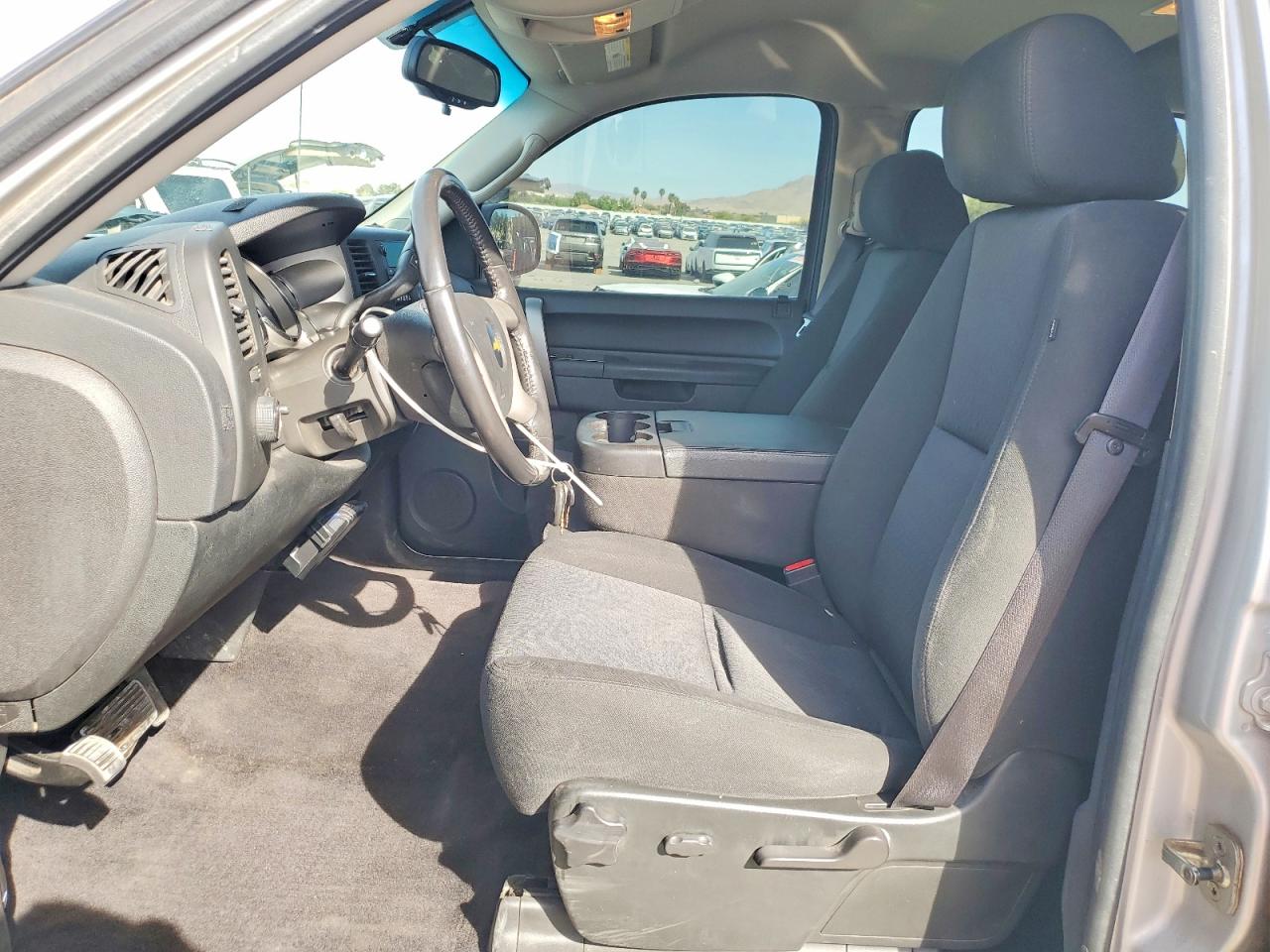 2010 CHEVROLET SILVERADO K1500 LT photo 7