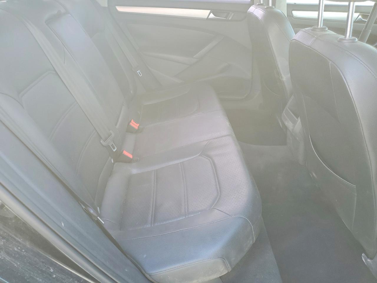 2012 VOLKSWAGEN PASSAT SE photo 19