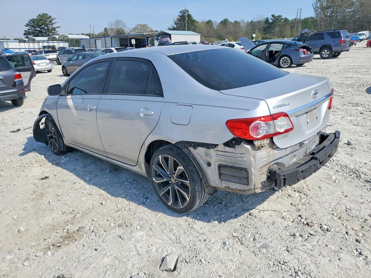 2011 TOYOTA COROLLA photo 4