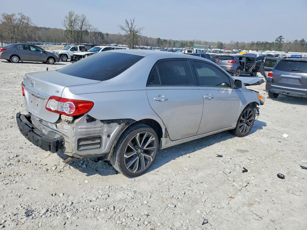 2011 TOYOTA COROLLA photo 7