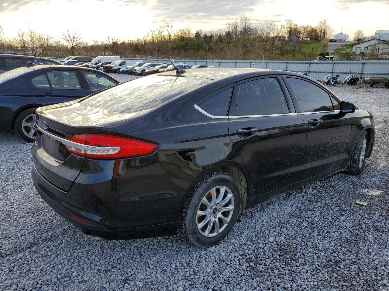 2018 FORD FUSION S photo 3