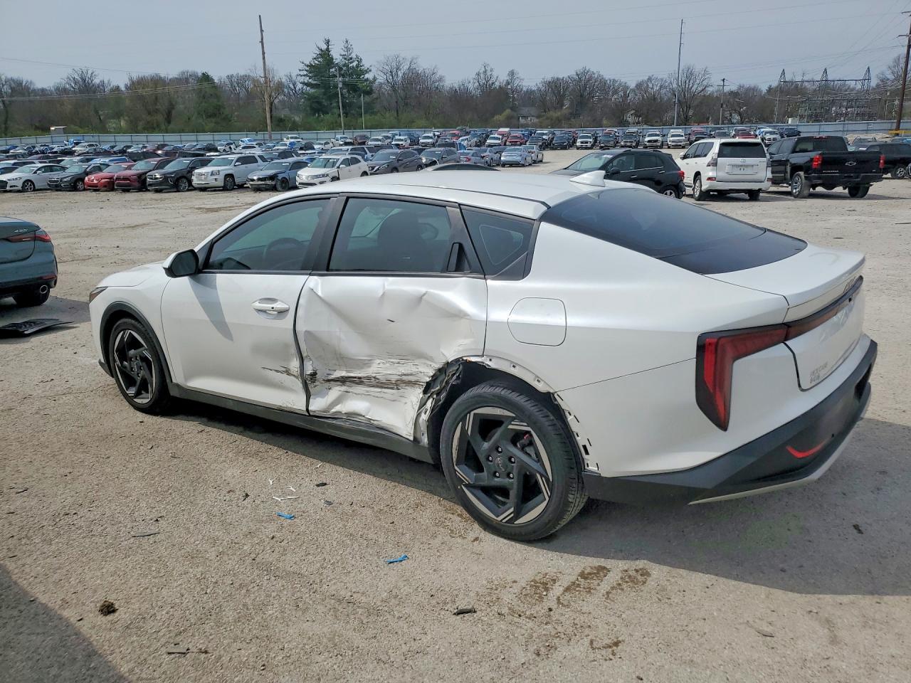2025 KIA K4 EX photo 3