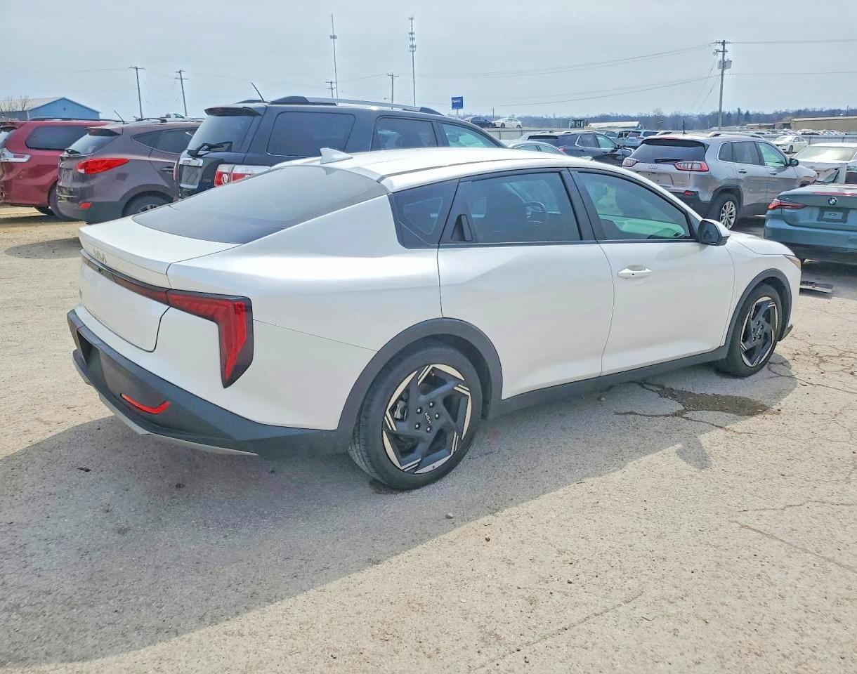 2025 KIA K4 EX photo 5