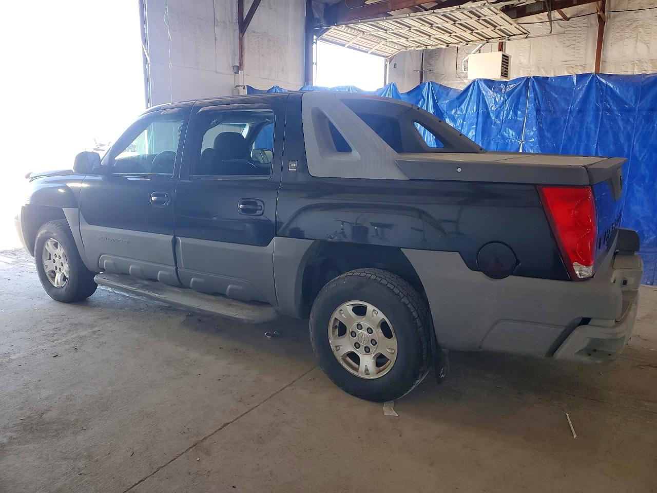 2002 CHEVROLET AVALANCHE K1500 photo 3