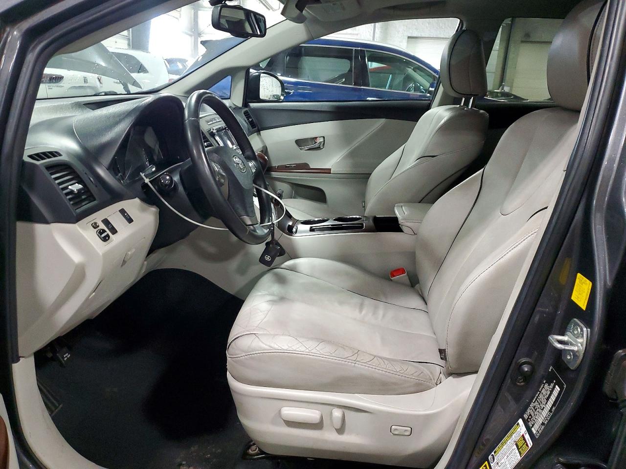 2010 TOYOTA VENZA AWD V6 photo 13