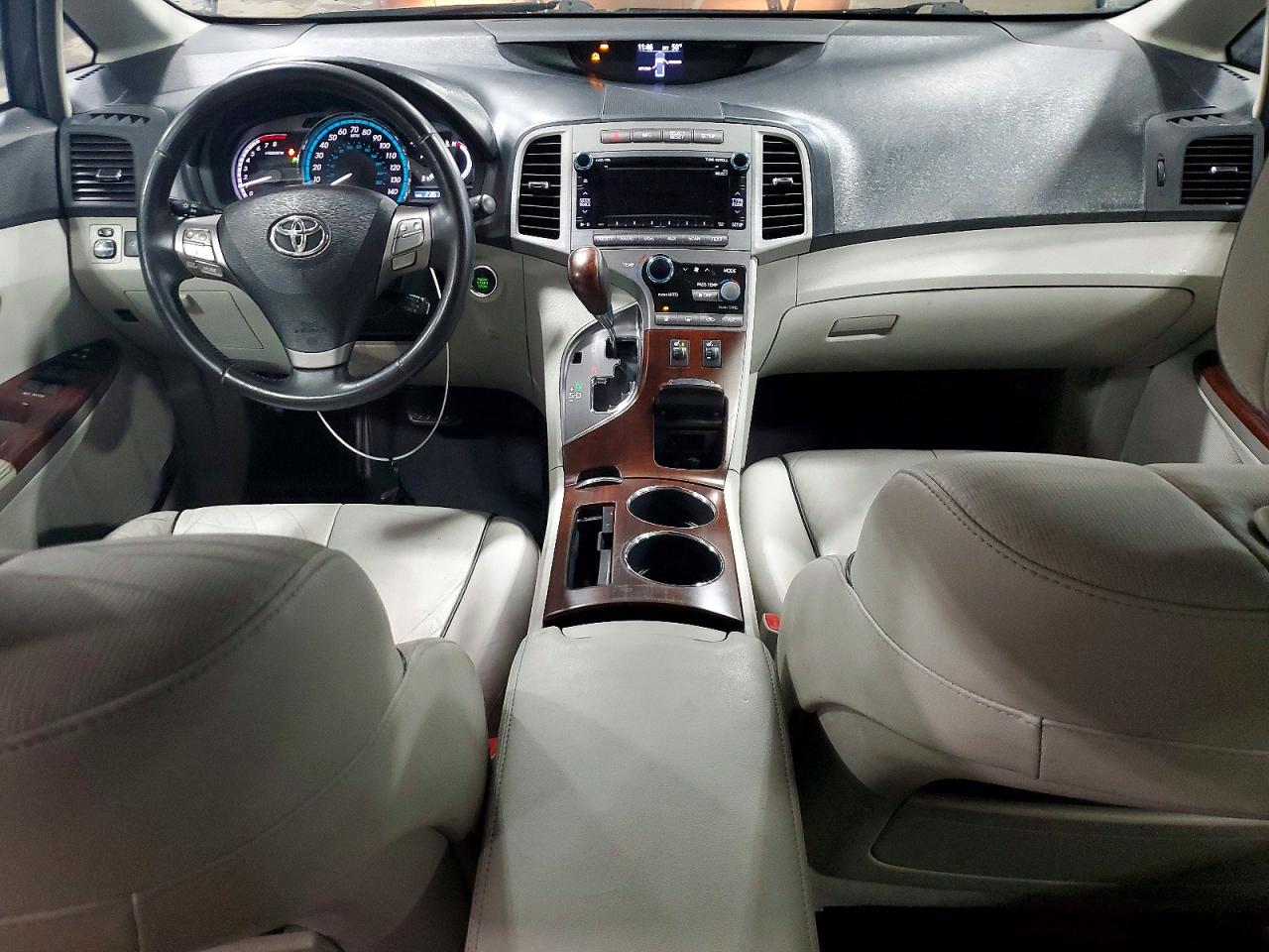 2010 TOYOTA VENZA AWD V6 photo 15