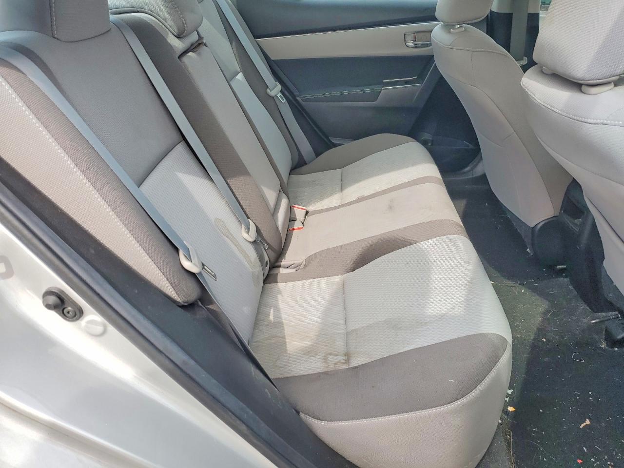 2018 TOYOTA COROLLA LE photo 19