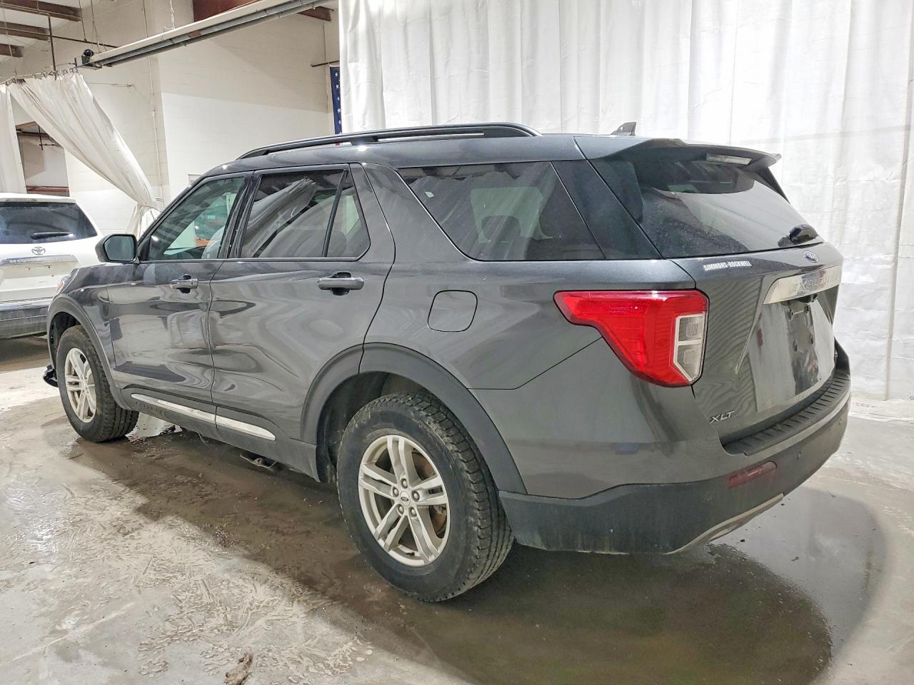 2020 FORD EXPLORER XLT photo 3