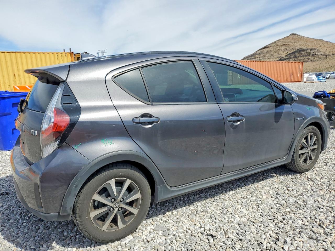 2018 TOYOTA PRIUS C THREE photo 7