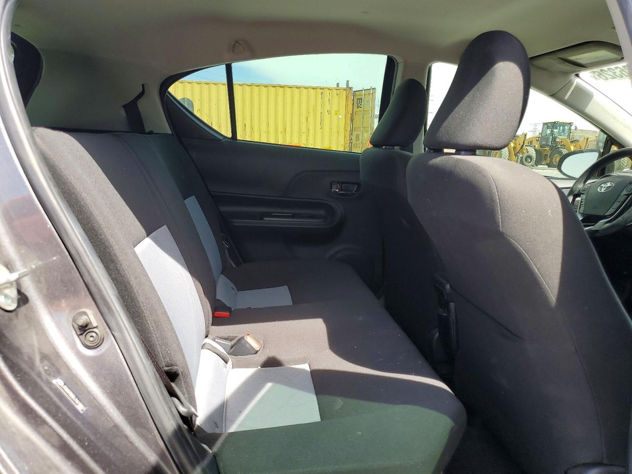 2018 TOYOTA PRIUS C THREE photo 28