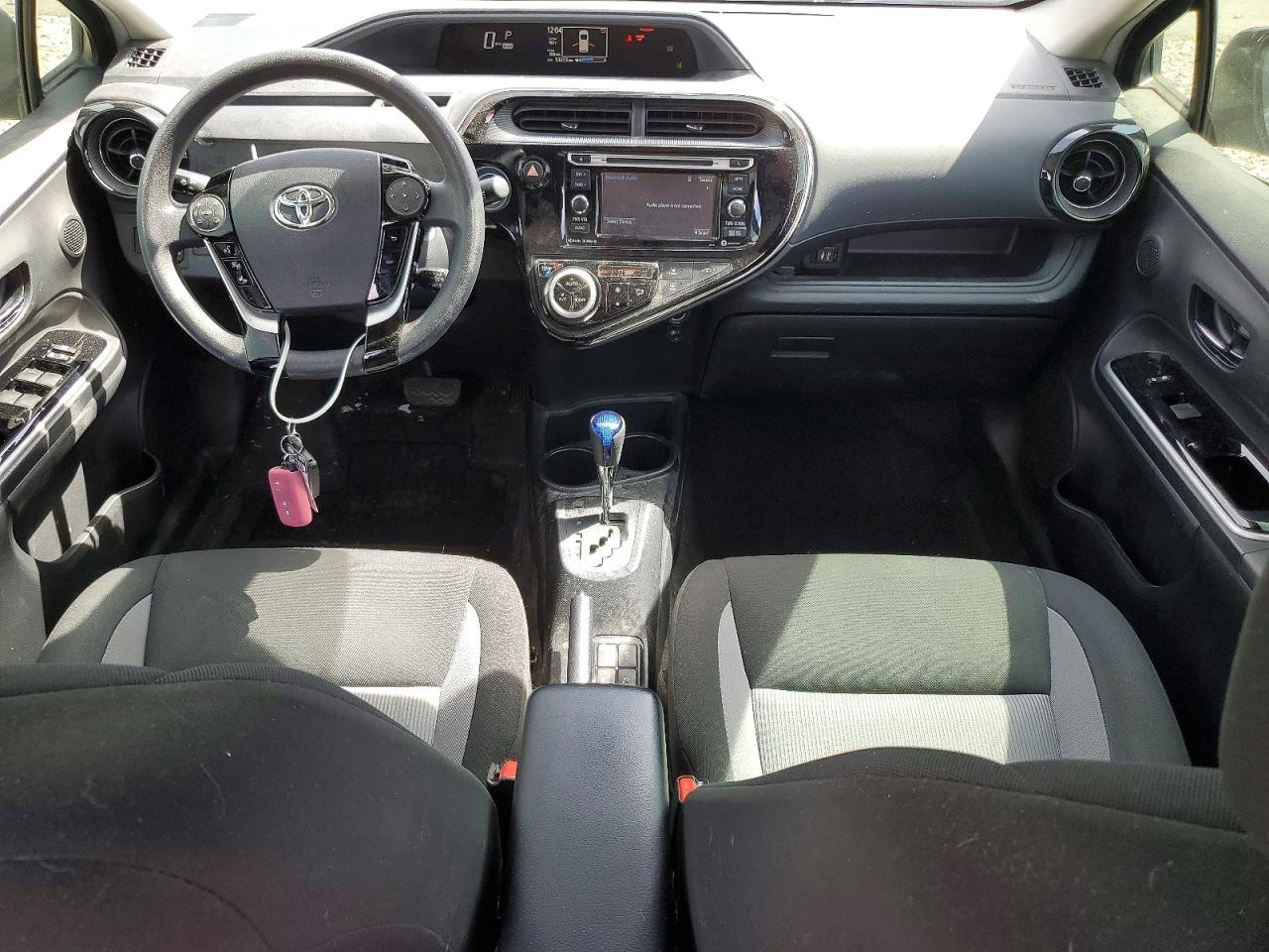 2018 TOYOTA PRIUS C THREE photo 22
