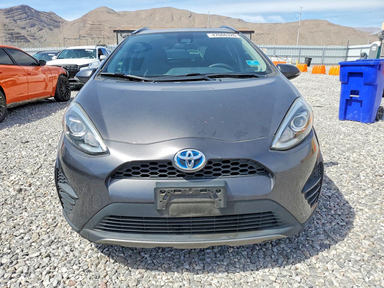 2018 TOYOTA PRIUS C THREE photo 13