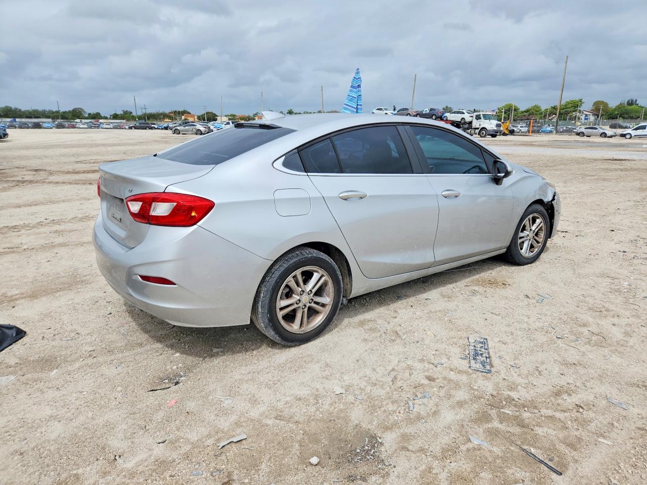 2016 CHEVROLET CRUZE LT photo 3