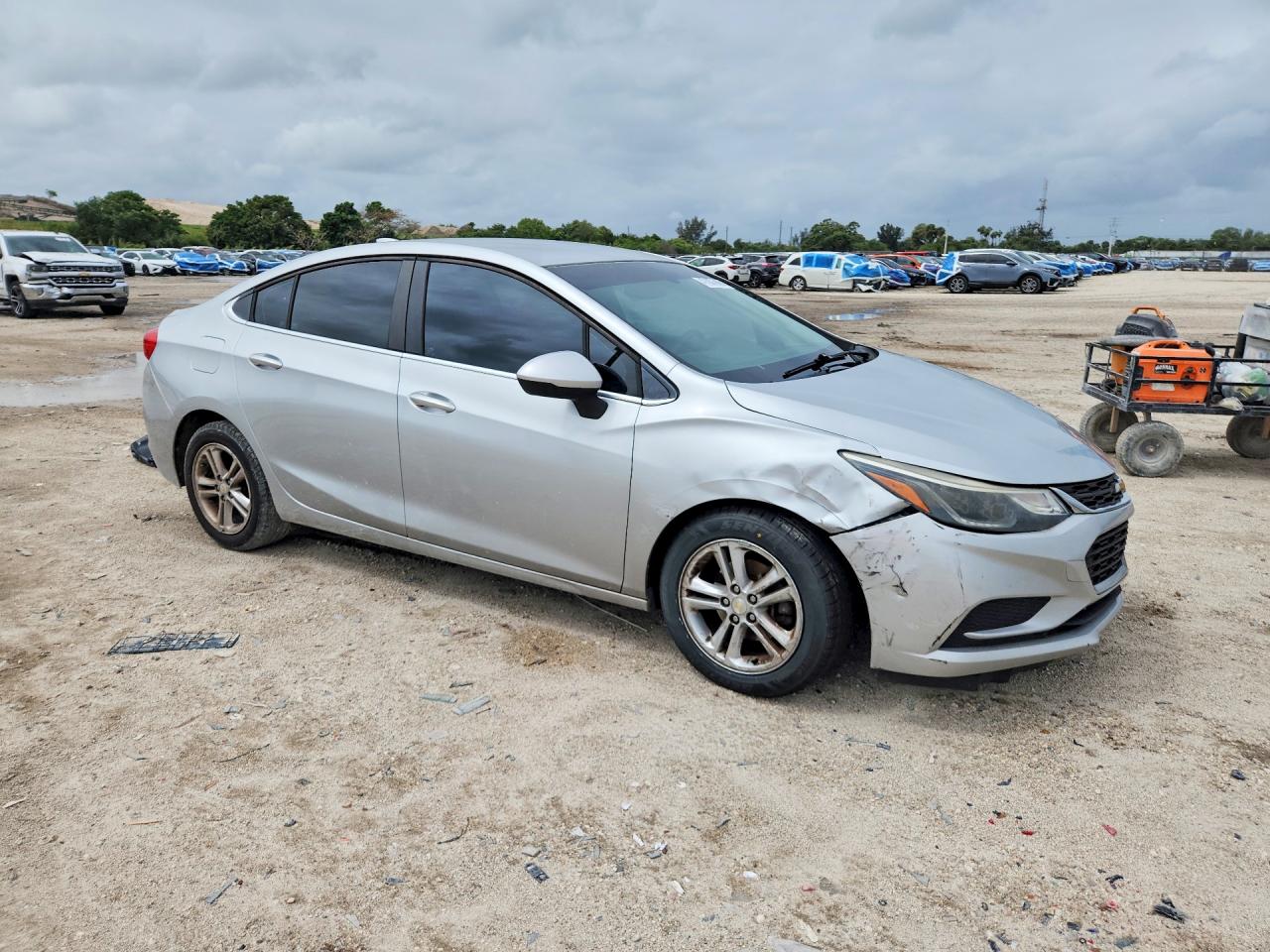 2016 CHEVROLET CRUZE LT photo 4