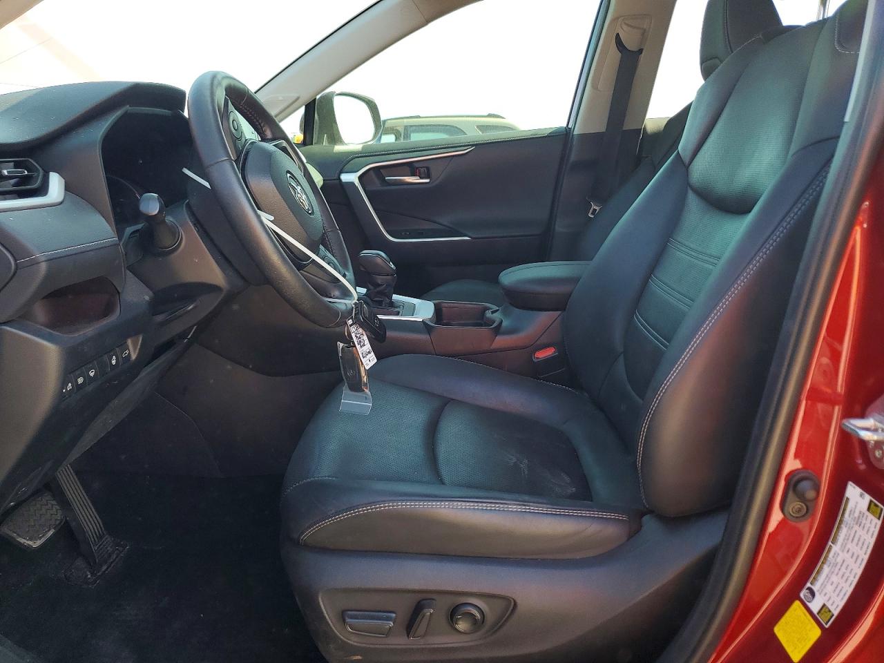2021 TOYOTA RAV4 photo 19