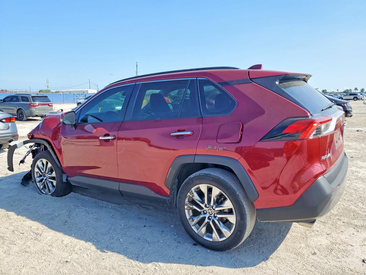 2021 TOYOTA RAV4 photo 4