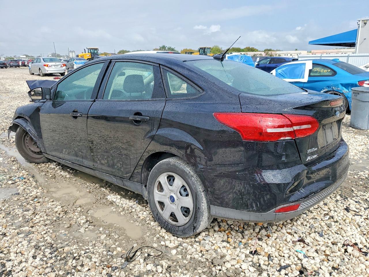 2018 FORD FOCUS S photo 4
