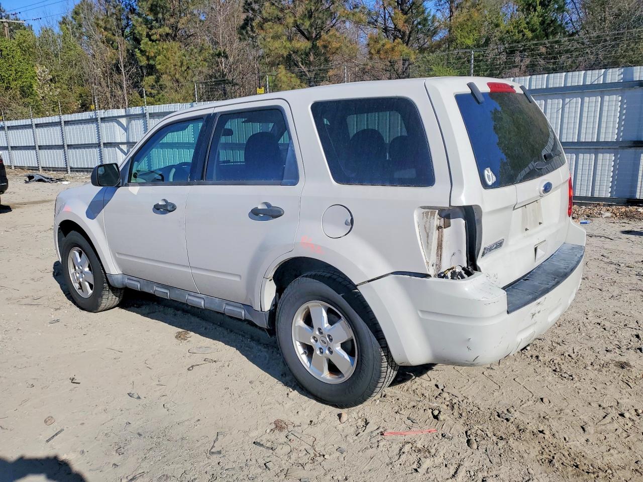 2011 FORD ESCAPE XLS photo 3