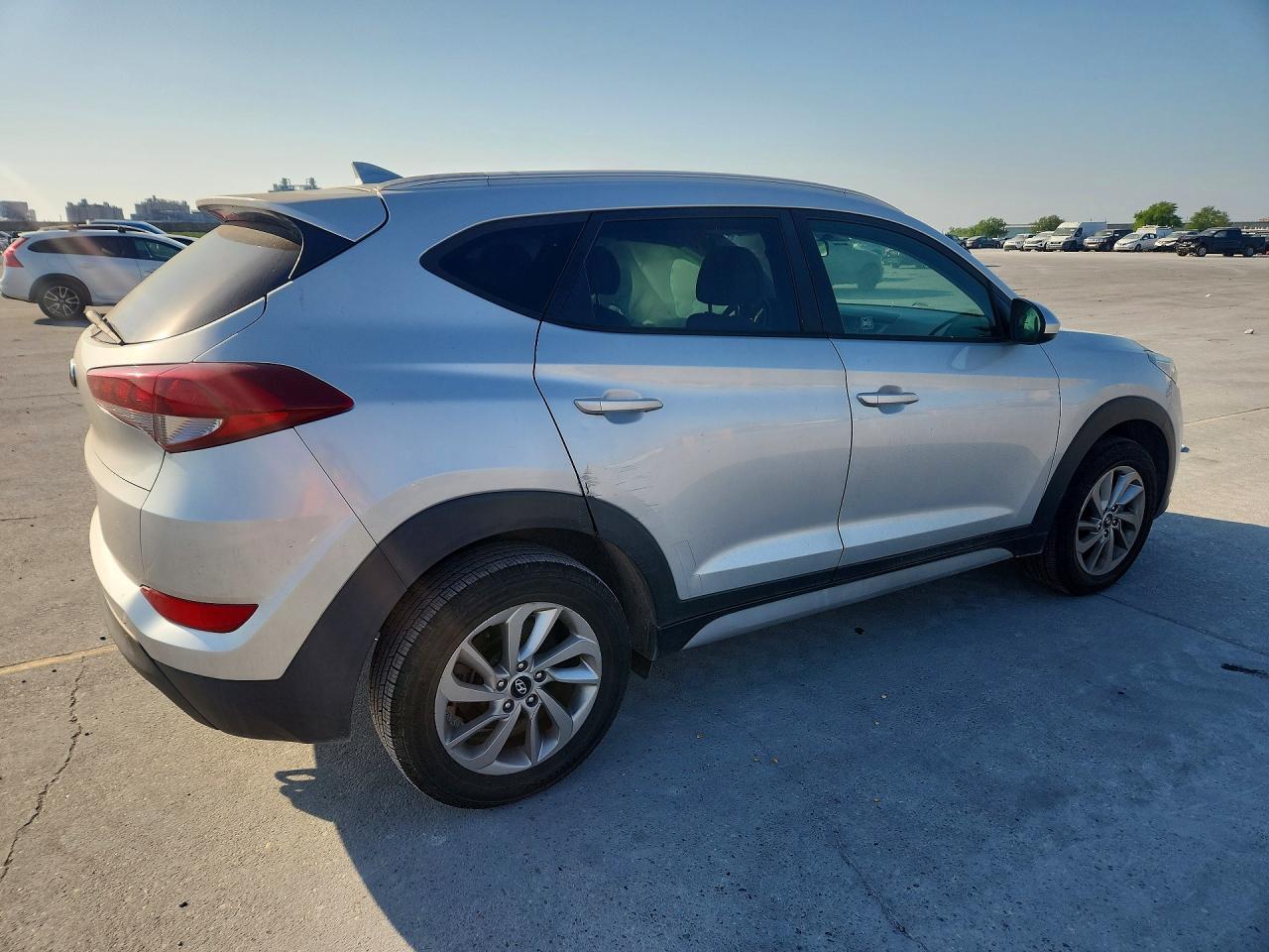 2018 HYUNDAI TUCSON SEL photo 5