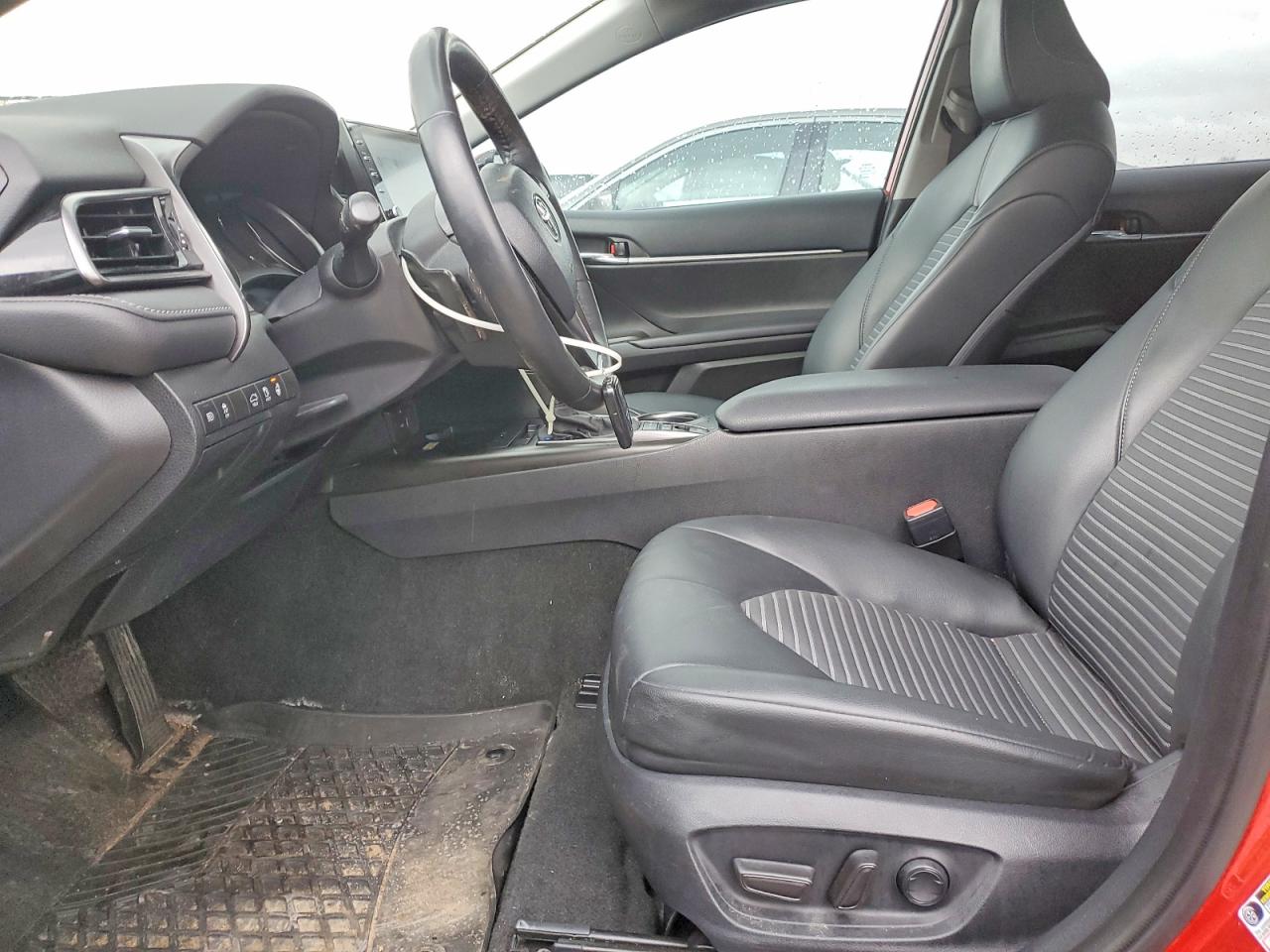 2023 TOYOTA CAMRY XLE photo 7