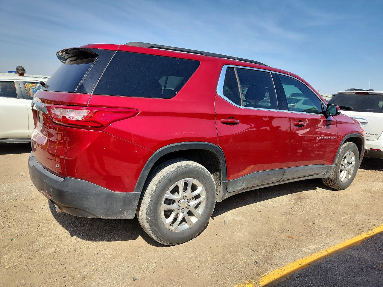 2020 CHEVROLET TRAVERSE LT photo 5