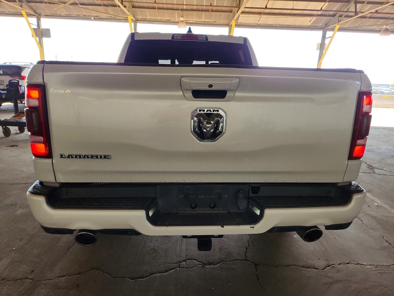2019 RAM 1500 LARAMIE photo 6